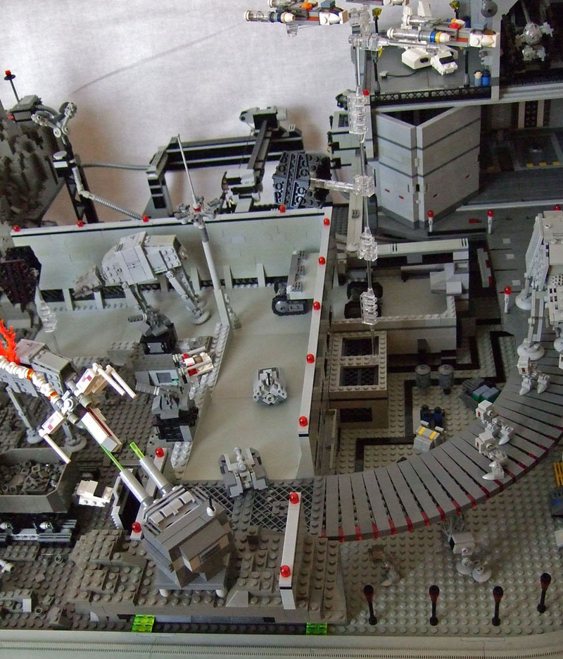 Illustration for article titled The Mother of All Lego Star Wars Battles